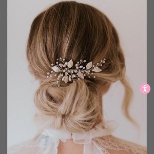 BNWT Untamed Petals “Talin” Gold Floral Bridal Comb